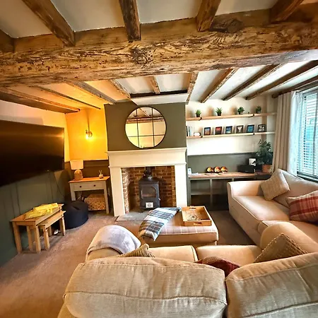 Rustic Retreat * ת'ירסק