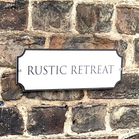 דירה Rustic Retreat